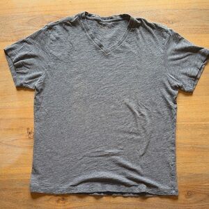Men's J. Crew 100% cotton Caded Gray V-Neck T-Shirt